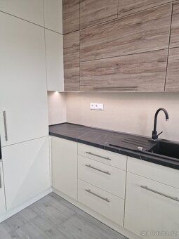 I am offering for sale a modern apartment in a popular and quiet location on Bruntalska street…