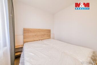Pronájem nadstandardně zrekonstruovaného bytu 2+kk, 36 m2, v