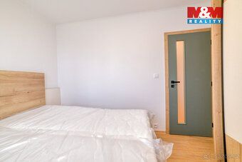 Pronájem nadstandardně zrekonstruovaného bytu 2+kk, 36 m2, v