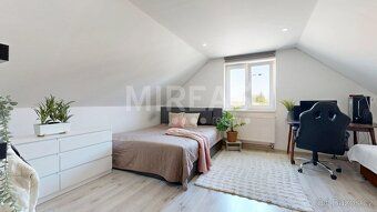 Nabízíme Vám k prodeji rodinný dům 4+kk/balkón, 185 m2 s bal