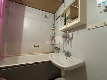 +6000/dle počtu os., pronájem bytu 3+1 (68m²) s lodžií v Čes