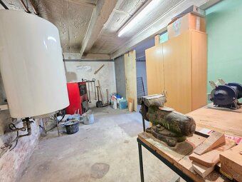 We offer for sale a brick family house with 4+1 bedrooms and living area of 102 sqm, located…