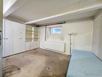 We offer for sale a brick family house with 4+1 bedrooms and living area of 102 sqm, located…