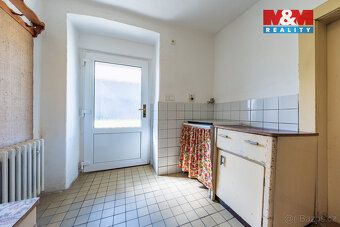 Nabízíme k prodeji samostatný rodinný dům 4+1 o užitné ploše