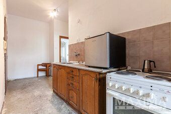 We offer an exclusive opportunity to buy property in very sought-after location with value…