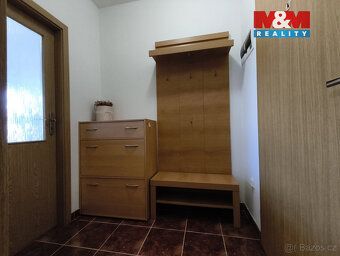 Nabízíme k dlouhodobému pronájmu kompletně vybavený, prostor