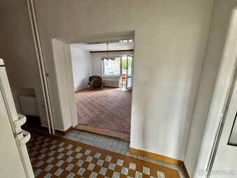 Ve výhradním zastoupení majitelky nabízím pronájem samostatn
