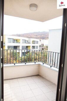 Sunny 3+kk apartment with terrace near forest quiet as in the countryside but in Prague!