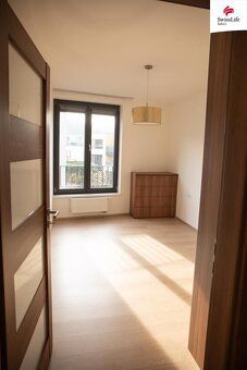 Sunny 3+kk apartment with terrace near forest quiet as in the countryside but in Prague!