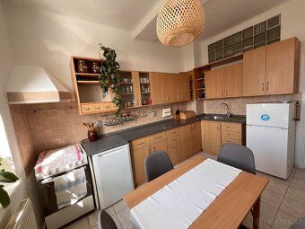 Nabízím k pronájmu pěkný byt o dispozici 1+1 (46 m²) umístěn
