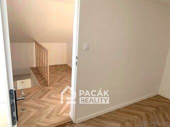 Ev.č. 00823 Nabízíme k pronájmu luxusní, čerstvě zrekonstruo