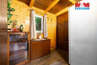 Nabízíme k prodeji krásnou chatu 55 m² s pozemkem 384 m² v m