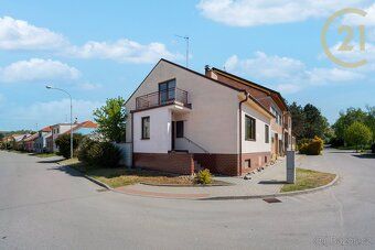Zapraszam na prezentację przestronnego domu w Slavkowie koło Brna. Zap