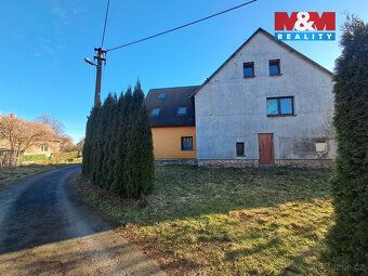 Nabízíme k prodeji prostorný rodinný dům se zahradou 5971 m²