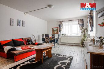 Nabízíme k prodeji prostorný rodinný dům se zahradou 5971 m²