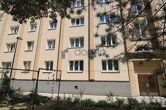 Nabízíme k pronájmu byt 2+1, o ploše 73m2, ulice Dubečská, S