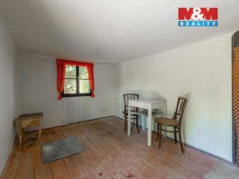 Prodej slunného rovinatého pozemku o ploše 819 m², který je 