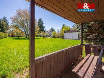 Prodej slunného rovinatého pozemku o ploše 819 m², který je 