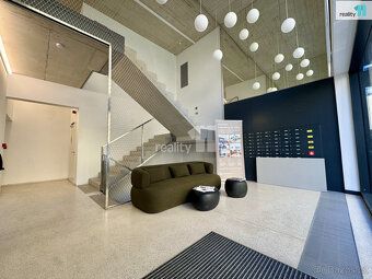 + poplatky 4300 + elektřina 700 , k pronájmu zcela nový, mod
