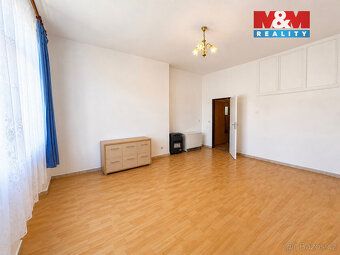 We offer for rent a very pleasant and bright apartment in the city center