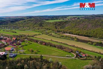 We offer for sale an attractive plot of land with a total area of 3,518 sqm in the quiet…