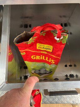 Nově vznikající síť fast food na dřevěném grilu hledá franší