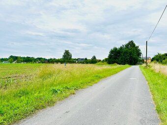 I sell construction land plot No. 1052/7 with total area of 1.