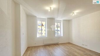 , Zprostředkuji pronájem atypického bytu dispozice 1+kk, vel