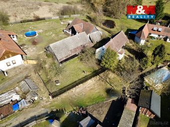 For sale standalone brick cottage 2+1 on land plot of 564 m² in V