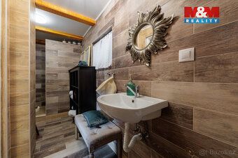 Already upon arrival you will be enchanted by the picturesque surroundings of this tastefully…