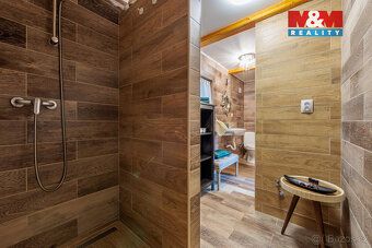 Already upon arrival you will be enchanted by the picturesque surroundings of this tastefully…