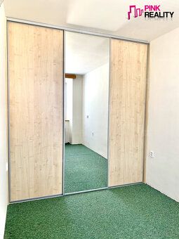 Nabízíme Vám k pronájmu prostorný byt 2+1 přímo v centru Ryc