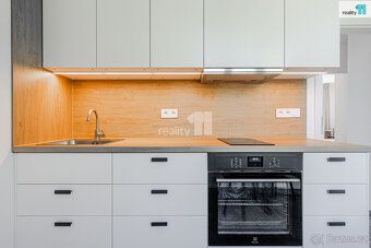 Pronájem pokoje vč. poplatků a energií., Reality 11 Vám zpro
