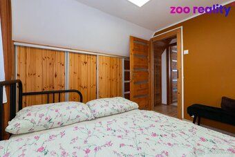 We offer for sale two separate properties located in the picturesque part of the village of…