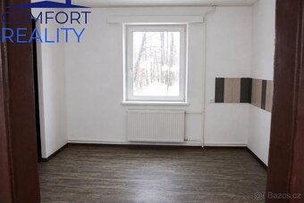 We offer for sale a family house with 4+1 bedrooms in the village of Jiříkov