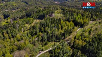 We offer for sale a set of plots in the picturesque location of Jílové near Držkov with total…