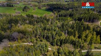 We offer for sale a set of plots in the picturesque location of Jílové near Držkov with total…