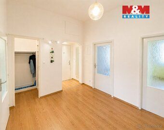 Nabízíme k pronájmu prostorný byt 4+kk o užitné ploše 96 m² 