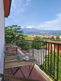 The House of Elisa We offer pleasant accommodation in a quiet seaside town Riposto on Sicily.