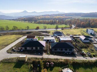 In the village of Kladruby near Teplice I offer for sale a modern ground-floor family house…