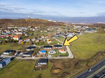 In the village of Kladruby near Teplice I offer for sale a modern ground-floor family house…