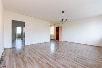 I offer for rent an apartment 3+kk with a loggia located on the 3rd floor of a panel house without an elevator.