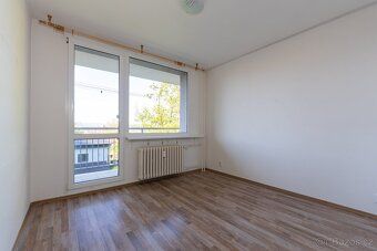 I offer for rent an apartment 3+kk with a loggia located on the 3rd floor of a panel house without an elevator.