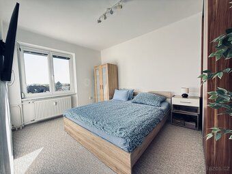 Just minutes from the highway to Prague near the royal city of Louny there is an apartment for…