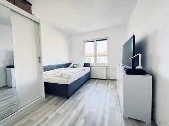 Just minutes from the highway to Prague near the royal city of Louny there is an apartment for…