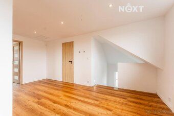 I am exclusively presenting an offer of a spacious family house