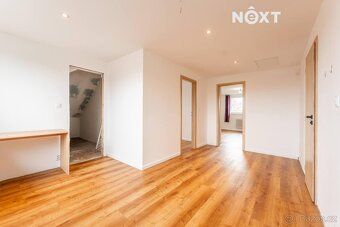I am exclusively presenting an offer of a spacious family house