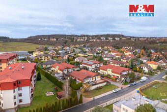 Nabízíme k prodeji prostorný byt 2+kk o výměře 62 m² s výjim