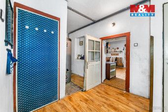 Nabízíme prodej rodinného domu o zastavěné ploše 255 m2 a di