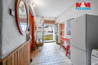 Nabízíme prodej rodinného domu o zastavěné ploše 255 m2 a di